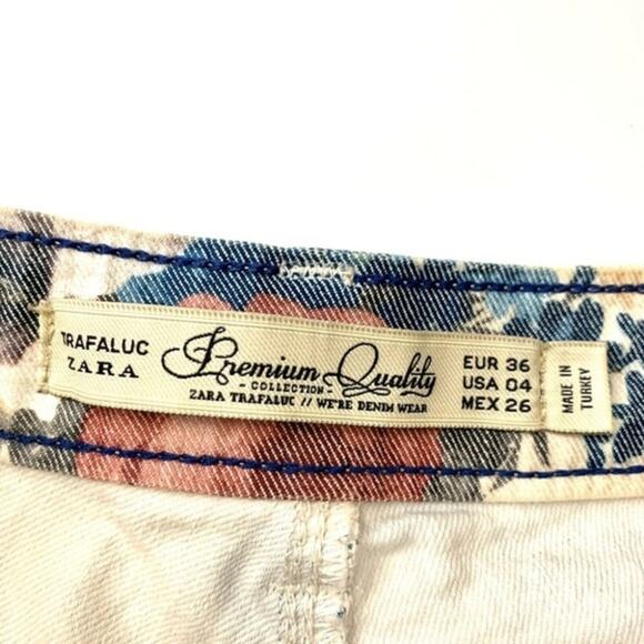 ZARA Garden Floral Jean Shorts Size 4 Mid Rise‎ 5 Pocket Denim Button Zip Short - Picture 4 of 4